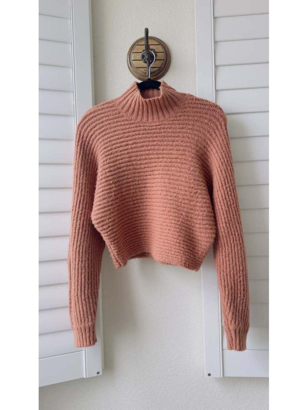 Lovers + Friends Ribbed Mock Neck Cropped Sweater Size S